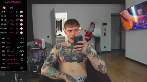 Max online show from December 12, 11:18 am