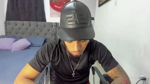 Snapshot of white_master444 chatting on June 4, 12:49 am white online show from June 4, 12:49 am