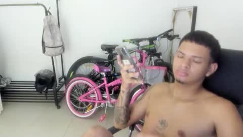 Snapshot of white_master444 chatting on June 4, 7:31 pm white online show from June 4, 7:31 pm
