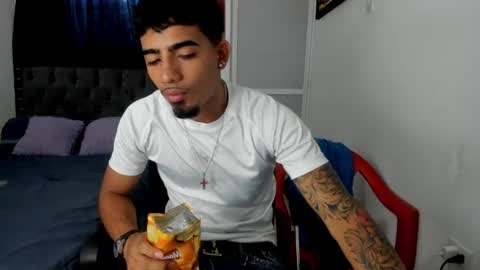 Snapshot of white_master444 chatting on June 12, 7:13 pm white online show from June 12, 7:13 pm