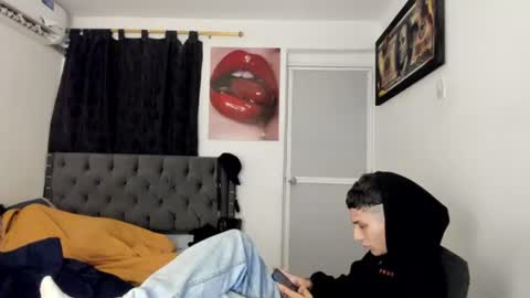 Snapshot of white_master444 chatting on June 18, 9:14 am white online show from June 18, 9:14 am