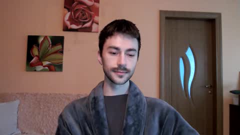 Snapshot of white_sport chatting on October 3, 12:13 pm Tom online show from October 3, 12:13 pm