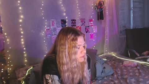 Melania and Mikey online show from May 2, 3:06 pm