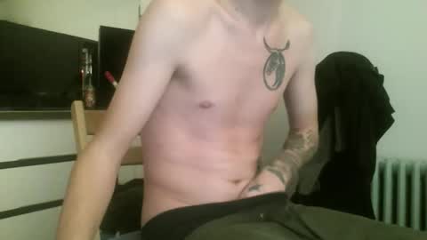 Snapshot of whiteboyslim21 chatting on March 1, 11:51 pm whiteboyslim21 online show from March 1, 11:51 pm