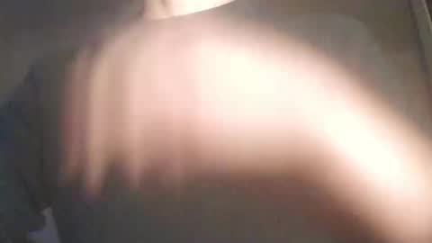 Snapshot of whiteduke81 chatting on December 17, 7:31 pm Whiteduke online show from December 17, 7:31 pm