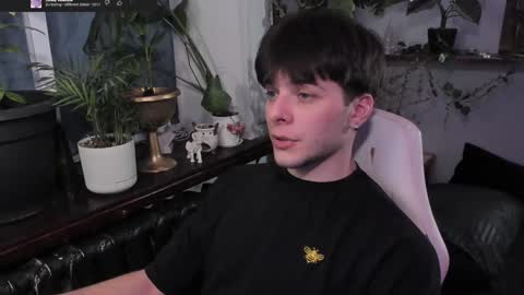 Gus online show from February 7, 8:42 pm