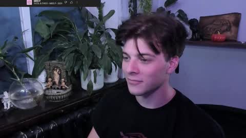 Gus online show from October 11, 5:00 pm