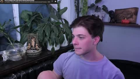 Gus online show from October 12, 6:40 pm