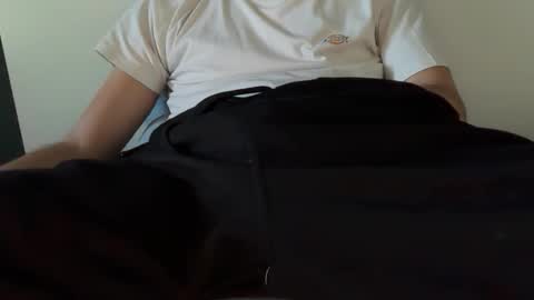 Snapshot of whiteeuropaboy chatting on February 24, 5:11 pm whiteeuropaboy online show from February 24, 5:11 pm