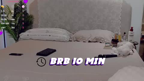 whitehelenn online show from February 9, 6:12 pm