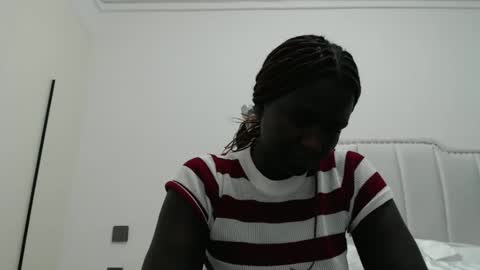 Snapshot of whitenightandqueen chatting on April 14, 8:59 pm whitenightandqueen online show from April 14, 8:59 pm