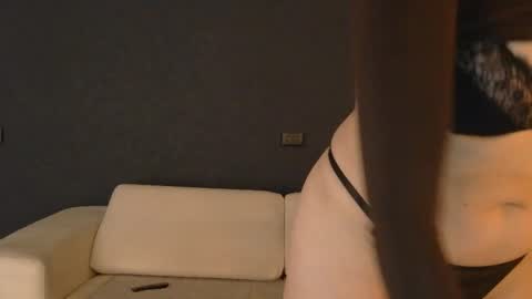 White Queen online show from October 21, 9:32 am