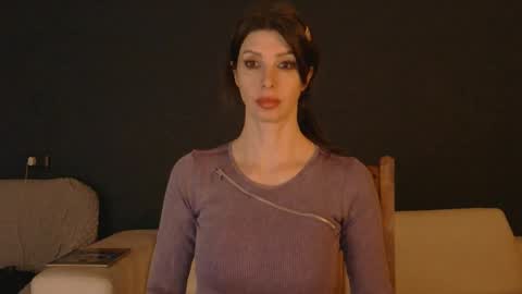 White Queen online show from February 2, 3:05 am