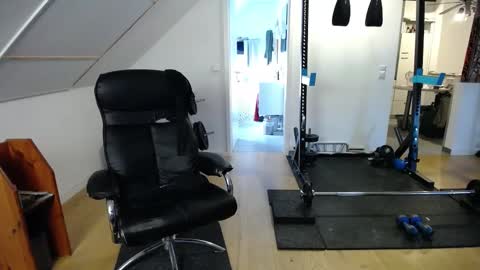 Snapshot of whiterabbit_86 chatting on December 13, 2:38 pm whiterabbit_86 online show from December 13, 2:38 pm