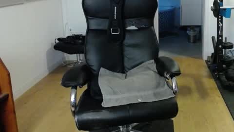 Snapshot of whiterabbit_86 chatting on December 19, 2:13 pm whiterabbit_86 online show from December 19, 2:13 pm