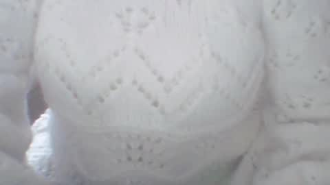 whitesweater online show from December 4, 7:39 am