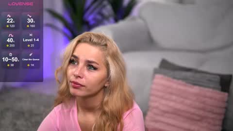 whitneyandrews online show from October 15, 4:23 am