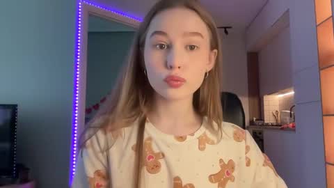 Alisa online show from December 3, 6:26 am