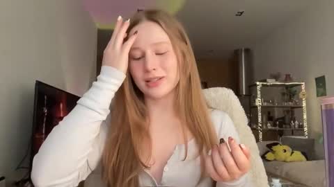 Snapshot of whoisalisa chatting on February 6, 7:56 am Alisa online show from February 6, 7:56 am