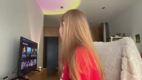 Snapshot of whoisalisa chatting on February 9, 7:34 am Alisa online show from February 9, 7:34 am