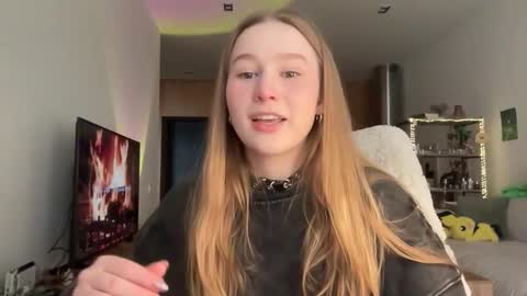 Snapshot of whoisalisa chatting on February 11, 7:46 am Alisa online show from February 11, 7:46 am