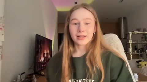 Snapshot of whoisalisa chatting on February 13, 7:48 am Alisa online show from February 13, 7:48 am