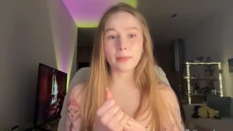 Snapshot of whoisalisa chatting on February 27, 8:03 am Alisa online show from February 27, 8:03 am