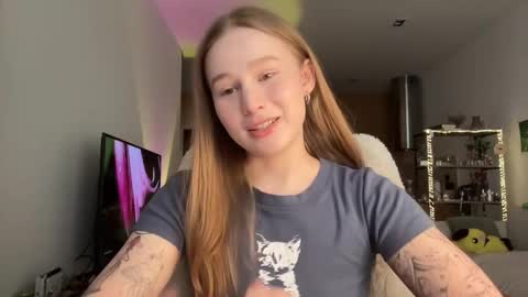 Snapshot of whoisalisa chatting on February 28, 7:42 am Alisa online show from February 28, 7:42 am