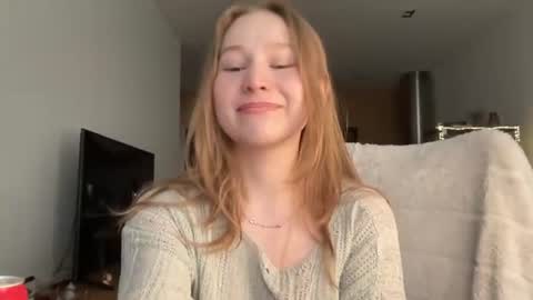 Snapshot of whoisalisa chatting on June 29, 7:25 am Alisa online show from June 29, 7:25 am