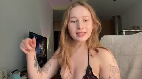 Snapshot of whoisalisa chatting on July 10, 7:45 am Alisa online show from July 10, 7:45 am