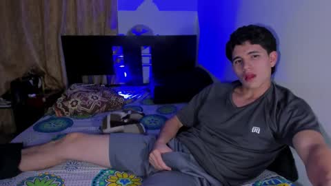 whos_he online show from March 14, 2:28 am