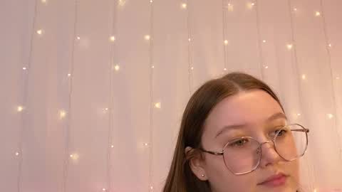 Sarah online show from February 2, 8:24 am
