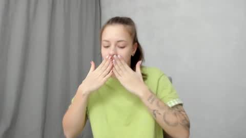 Veronica online show from February 4, 8:36 pm