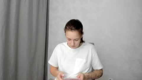 Veronica online show from February 11, 9:09 pm