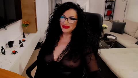 Snapshot of wicked_hilde chatting on December 22, 12:05 pm Milf Amy online show from December 22, 12:05 pm