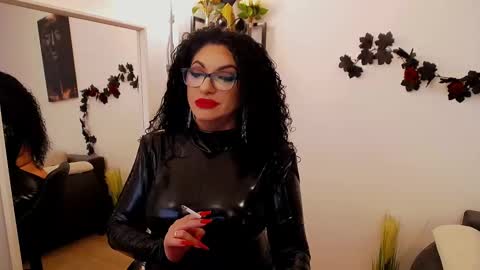 Snapshot of wicked_hilde chatting on February 21, 7:45 am Milf Amy online show from February 21, 7:45 am