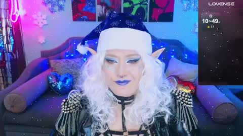 Snapshot of wickedxqueen chatting on January 1, 6:47 am Laura  online show from January 1, 6:47 am