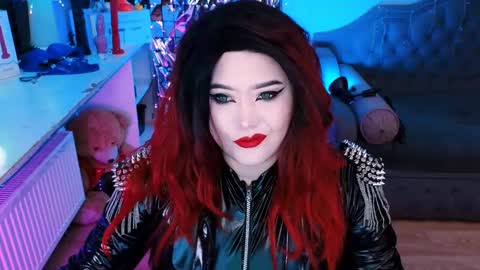 Snapshot of wickedxqueen chatting on February 17, 4:31 am Laura  online show from February 17, 4:31 am