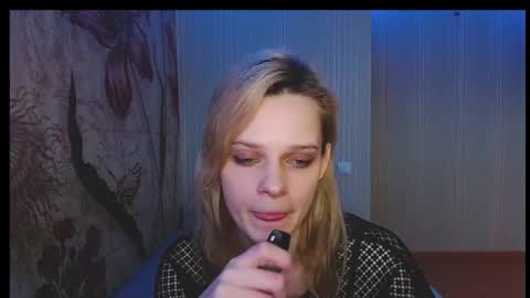 Snapshot of wicky_hey chatting on October 29, 4:15 am Victoria online show from October 29, 4:15 am