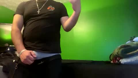 Snapshot of wifeleftm chatting on February 9, 12:19 pm simbastud online show from February 9, 12:19 pm