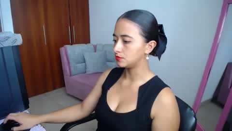 Ilauren online show from January 27, 7:03 pm