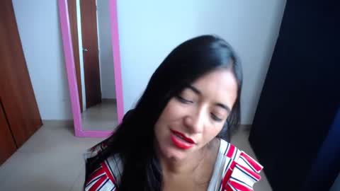 Ilauren online show from February 8, 7:49 pm