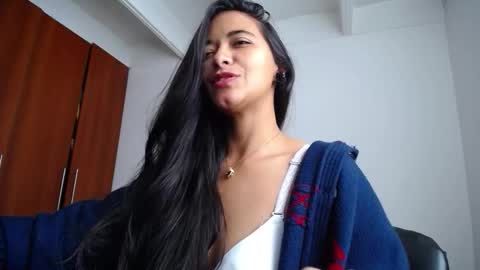 Ilauren online show from January 7, 1:02 pm