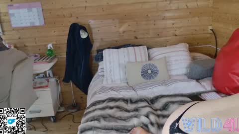 Snapshot of wild41 chatting on April 1, 10:16 am RoanWild Wild online show from April 1, 10:16 am