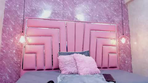 wild_firee_ online show from November 21, 8:18 pm