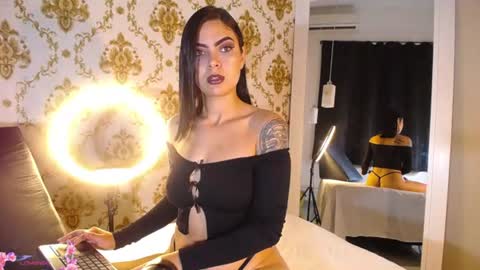 Snapshot of wild_lunaa chatting on June 16, 1:03 pm Call me Luna online show from June 16, 1:03 pm