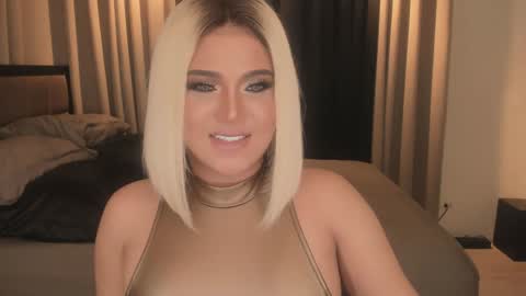 BELLA online show from December 3, 1:08 am