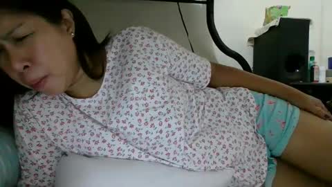 Snapshot of wildbrownchick69 chatting on December 10, 12:17 am WildChick online show from December 10, 12:17 am