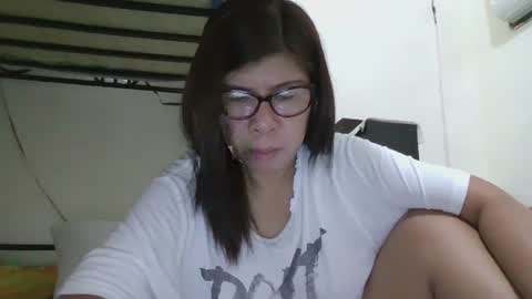 Snapshot of wildbrownchick69 chatting on February 14, 10:59 am WildChick online show from February 14, 10:59 am