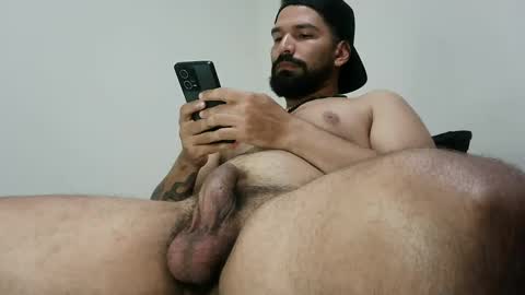 Snapshot of wilder_grey chatting on January 24, 12:09 am Wilder Grey online show from January 24, 12:09 am